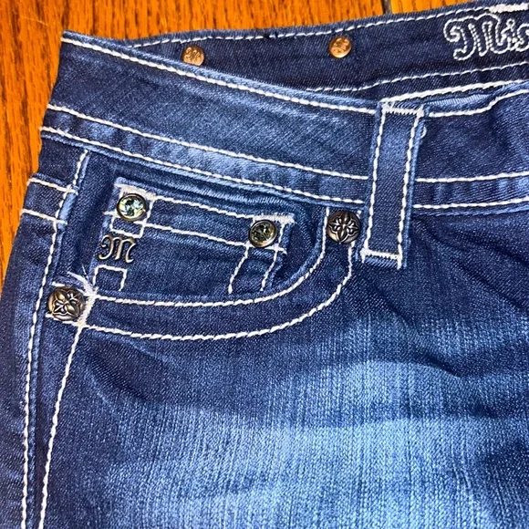 MISS ME⭐️LIKE NEW⭐️Cropped CROSS JEANS👖with Bling Size 29 Dark Wash JP5771P💙 - Picture 6 of 13